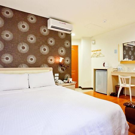 Green Park Commercial Hotel Tainan Buitenkant foto