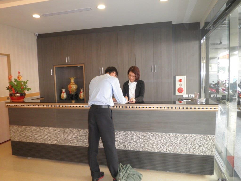 Green Park Commercial Hotel Tainan Buitenkant foto