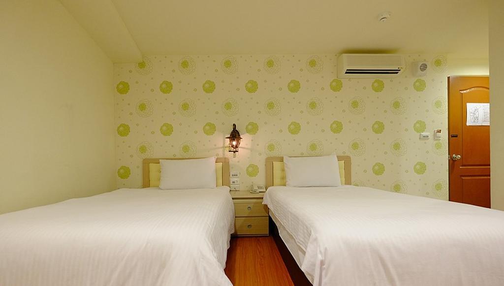 Green Park Commercial Hotel Tainan Buitenkant foto