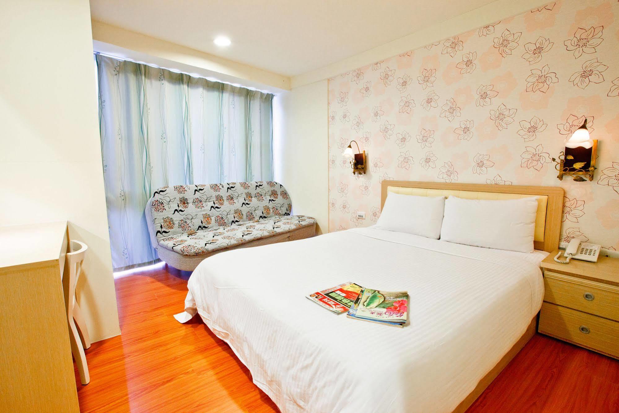 Green Park Commercial Hotel Tainan Buitenkant foto